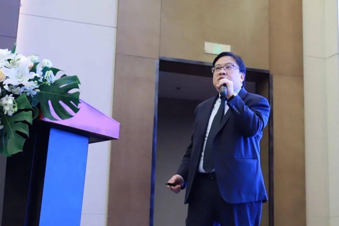 财联社债市早参12月6日 | 财政部回应穆迪调降中国主权信用评级展望；11月城投债净融资转负至-688亿