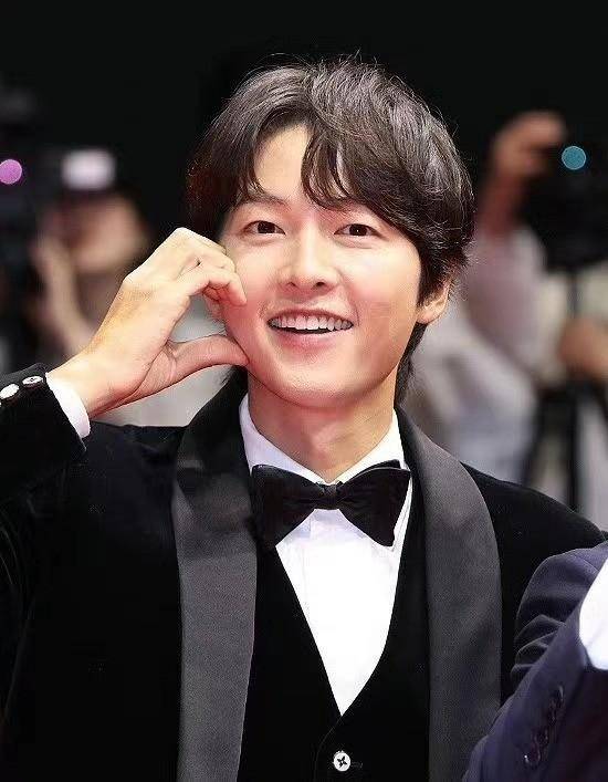 紧急戒严令6小时后解除 这一夜韩国发生了什么?