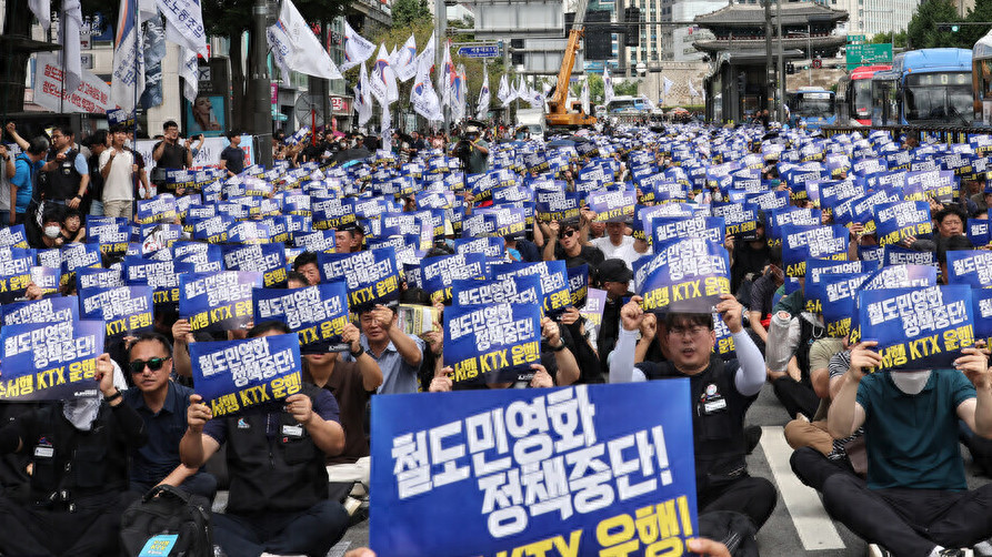 抓人名单曝光 9位大佬在列!韩官员称 尹锡悦指示下属“全部抓起来 彻底清理”!