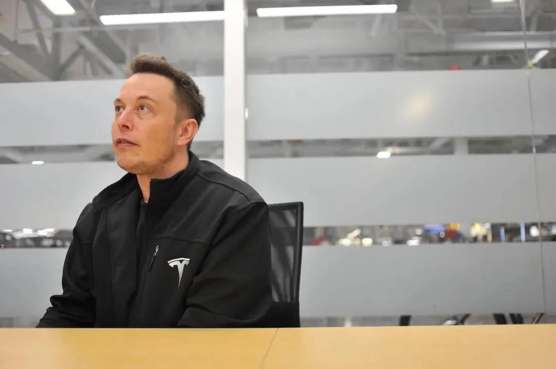 马斯克炮轰史上最大AI项目！“他们真没这笔钱”！OpenAI CEO火速晒首期工厂