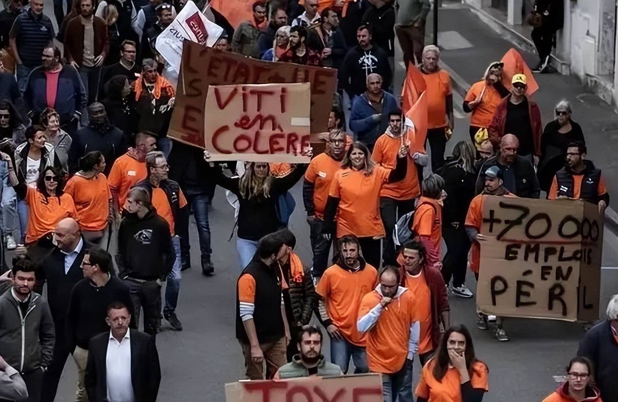 欧盟关税谈判策略曝光：提议降低汽车进口税 反制工具也已备妥