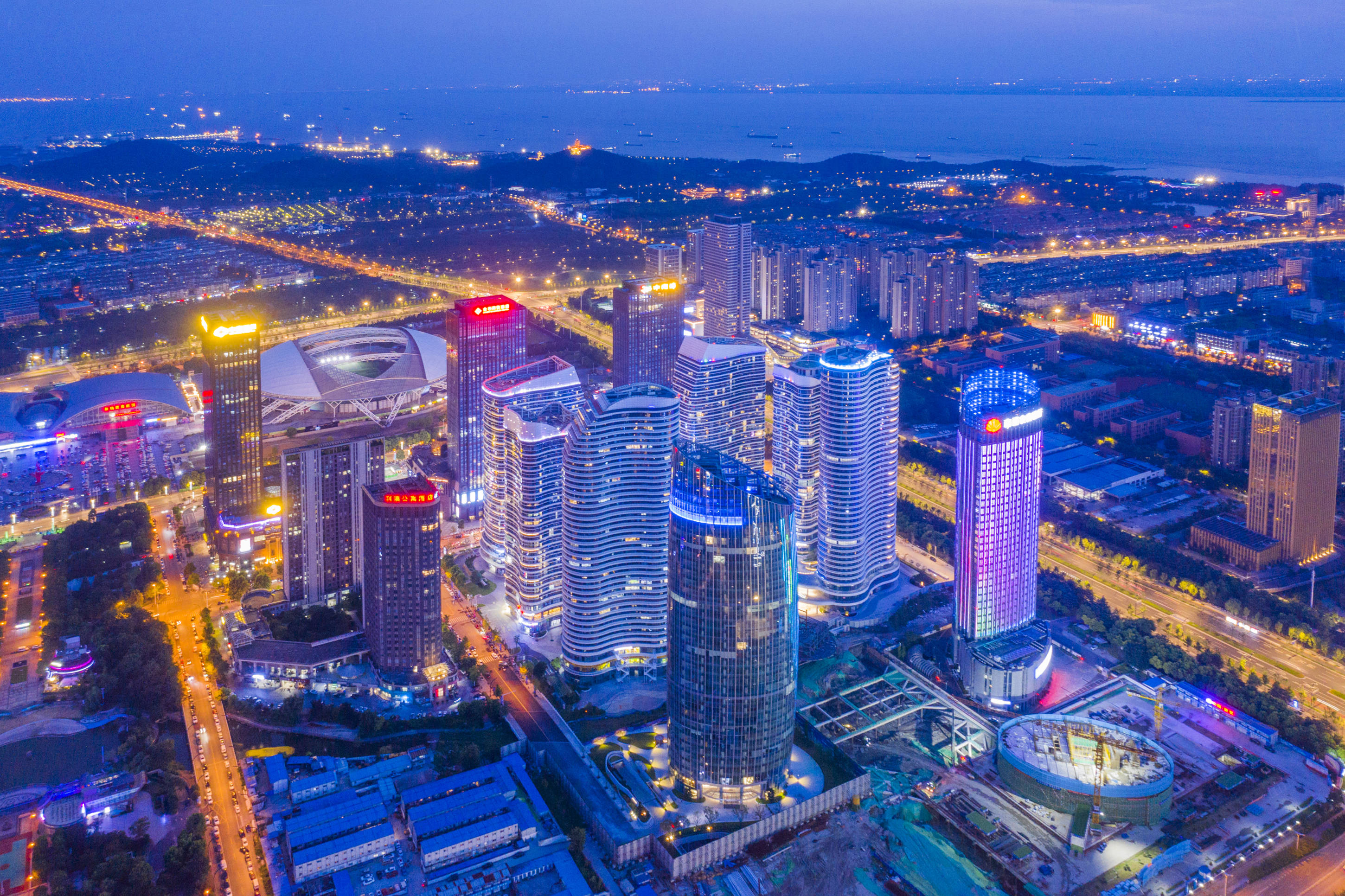 20中南建设MTN002:将于2025年2月21日召开持有人会议 审议调整本期债券本息兑付安排的议案