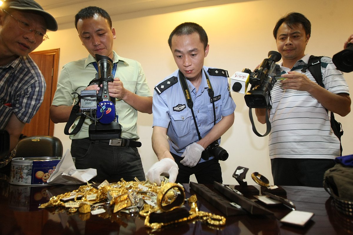 这些城市,开始“抢人”!