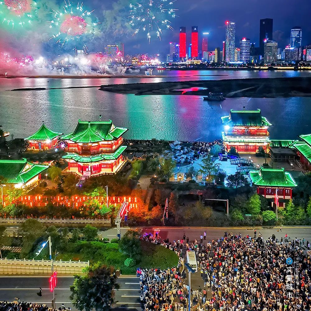 这些城市,开始“抢人”!