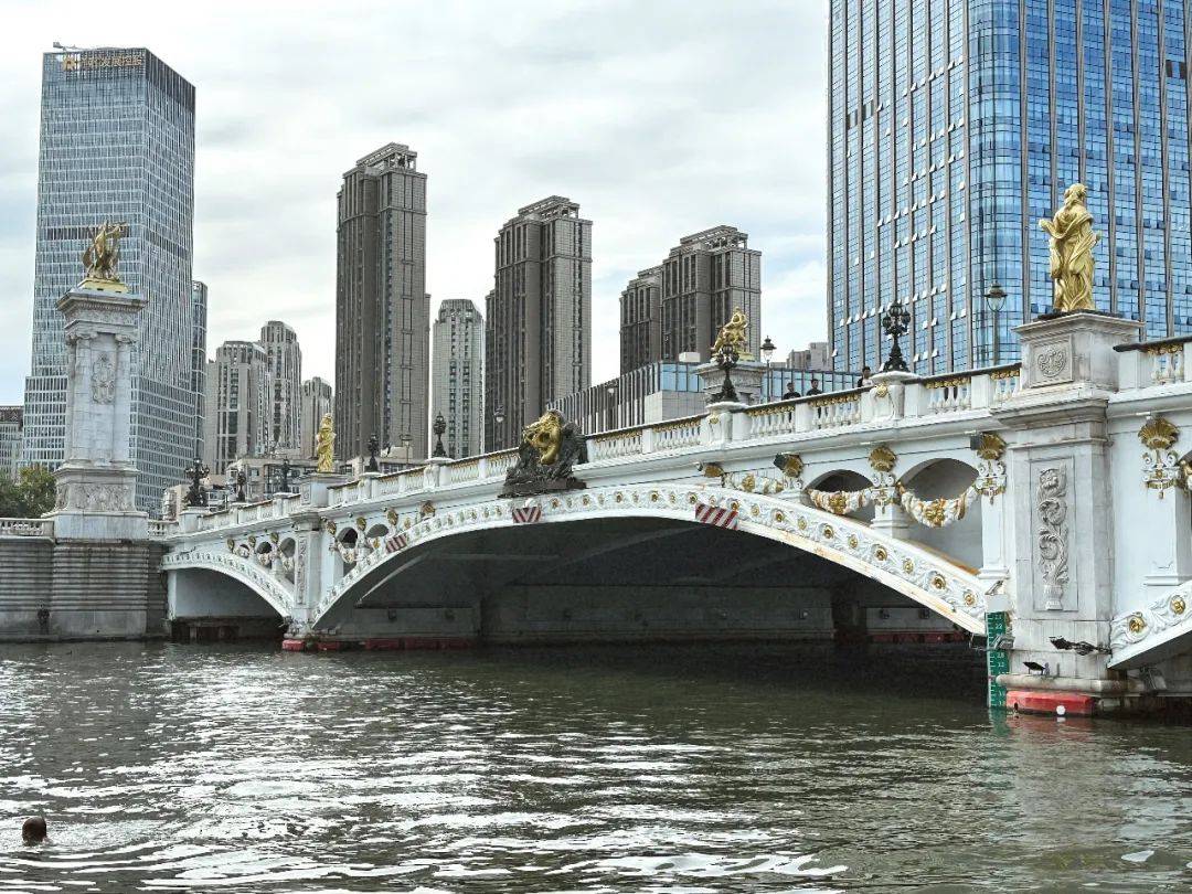 这些城市,开始“抢人”!