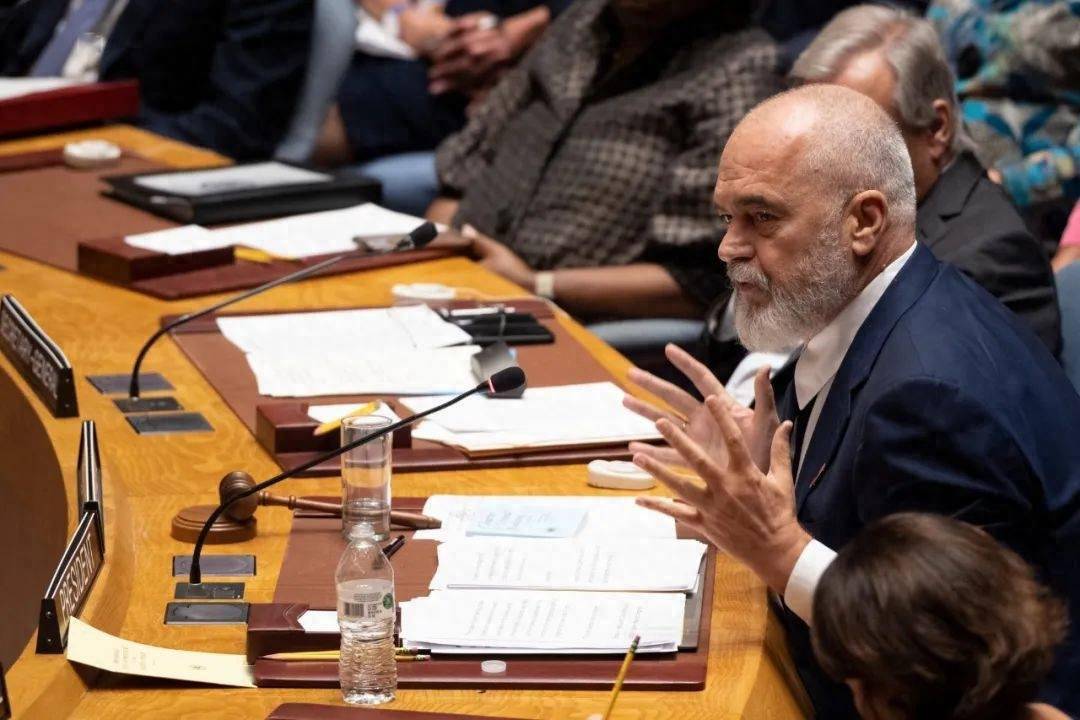 特泽会“谈崩” 英国又接棒开会 特朗普再言“忍不了”泽连斯基