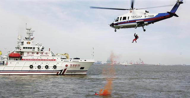 为确保美国进入巴拿马运河 美国防部已受命提供“军事选择”