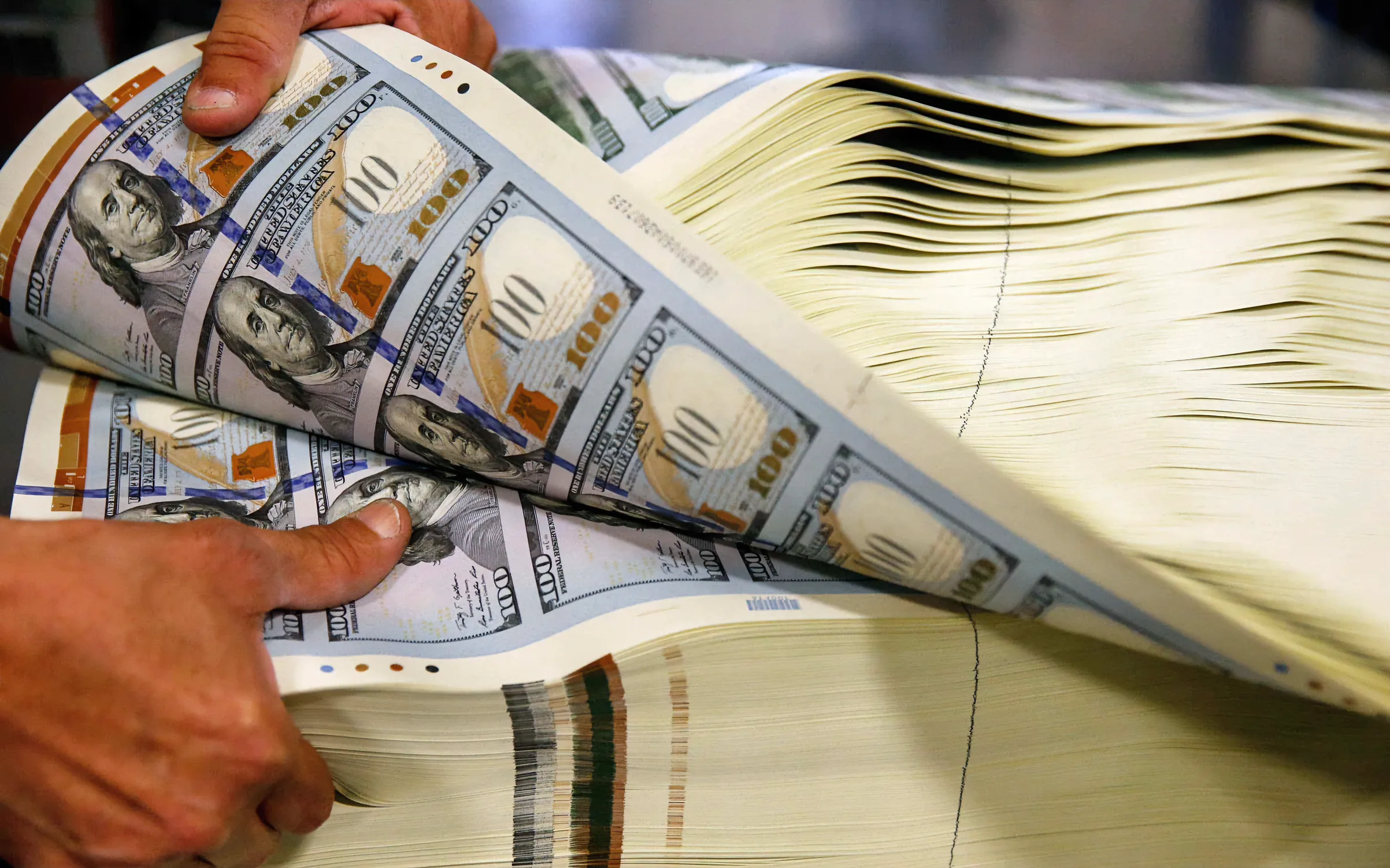 美国财政部公布1月TIC报告 前三大海外债主增持美债388亿美元