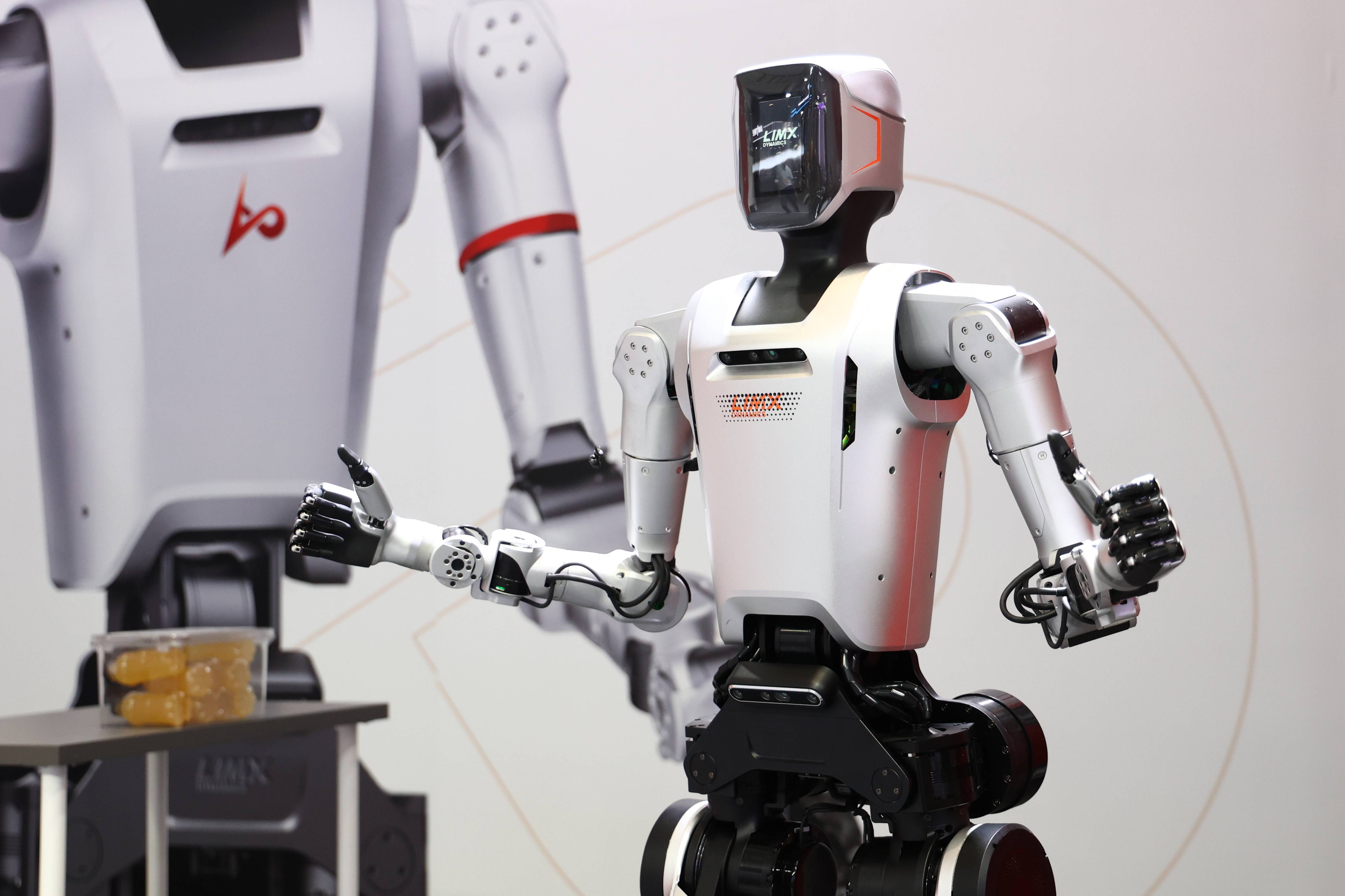 投资人争抢机器人灵巧手赛道|从投促大会看上海未来产业链布局⑤