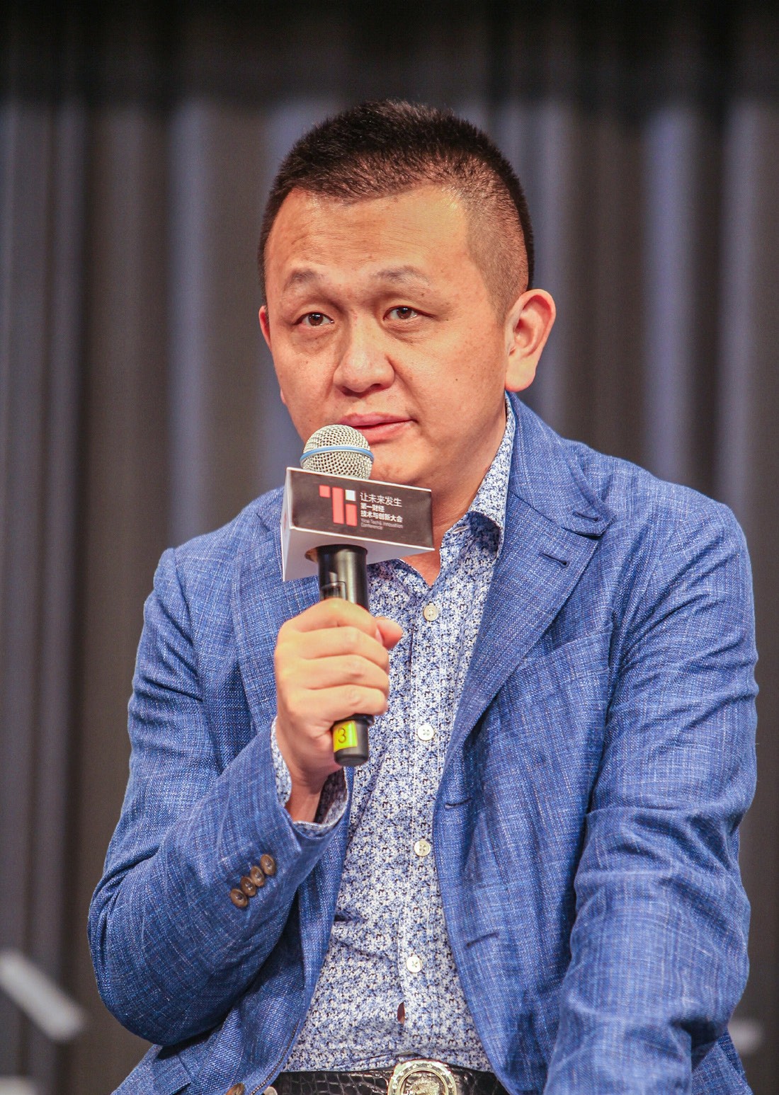 朱啸虎:AI应用企业迎爆发式增长,创业者不要在底层模型训练上浪费钱