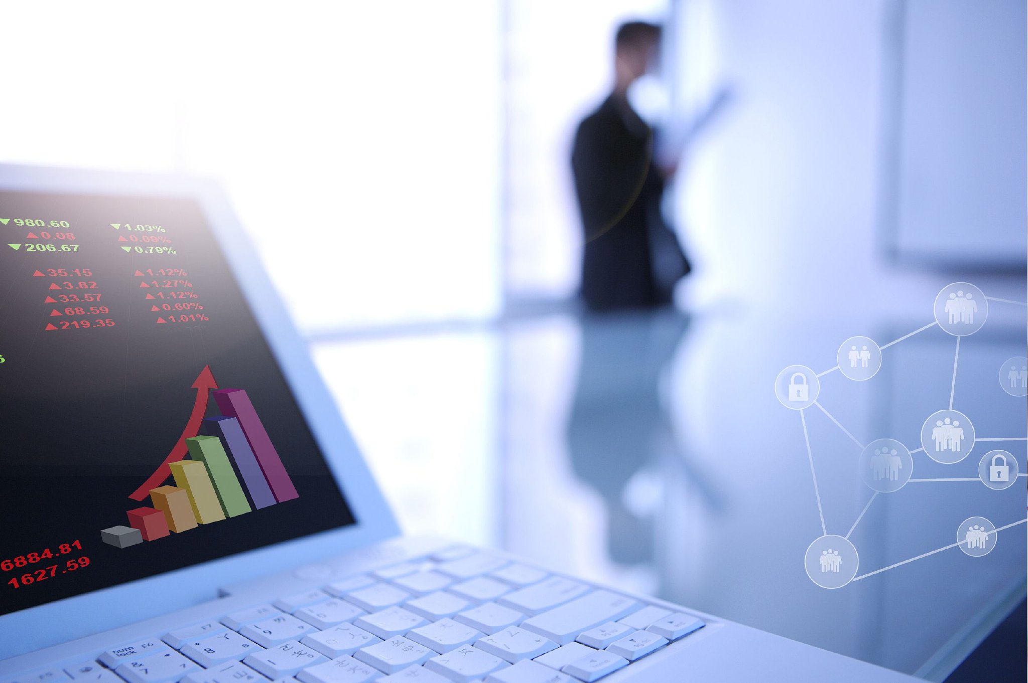 “对等关税”政策下债基“冰火两重天”，98.65%长期纯债基金迎来上涨，多只转债基金净值跌幅逼近10%