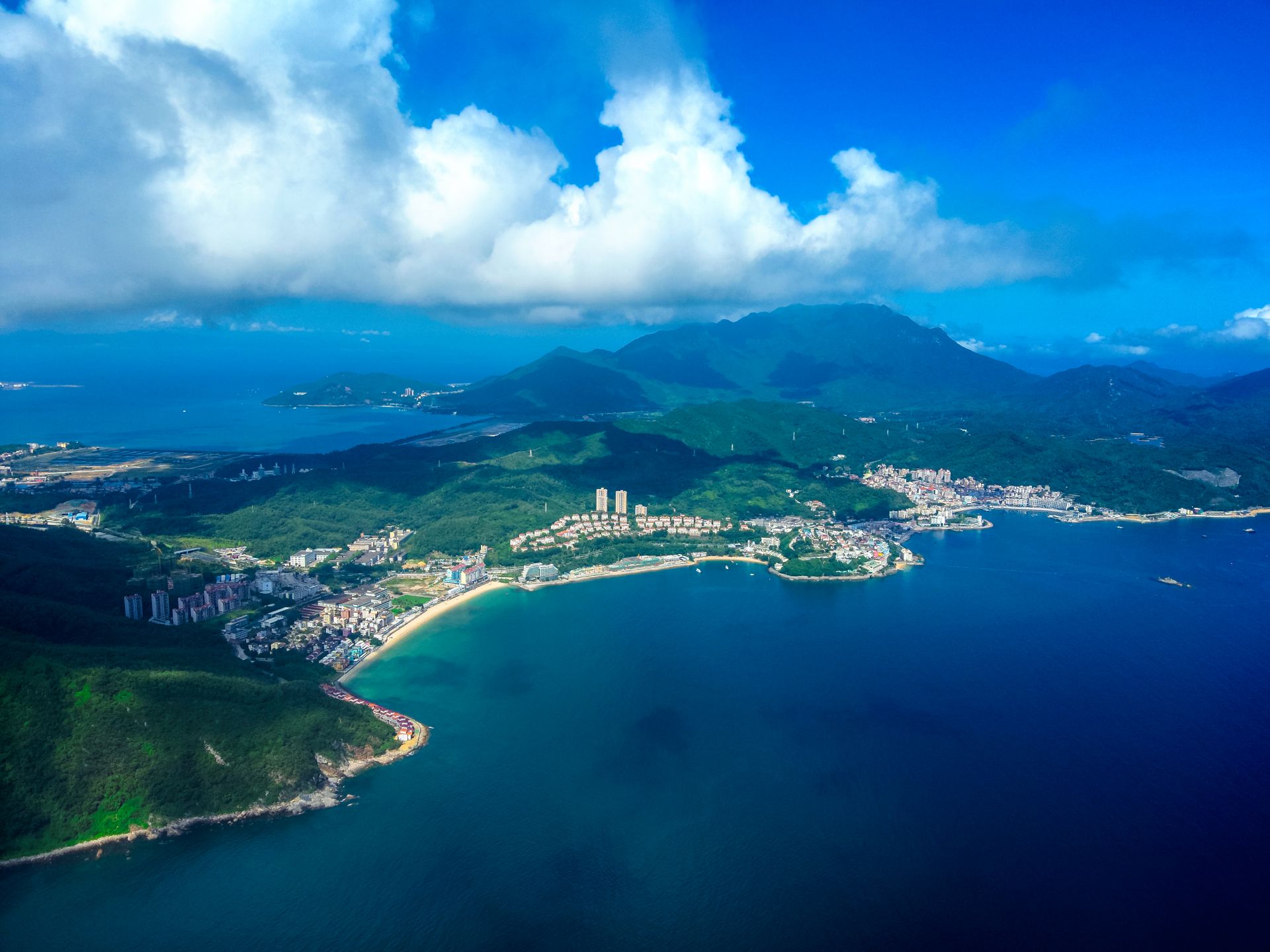 发力“视半工备、海陆空网”八大支柱 深圳宝安经济增长目标6%