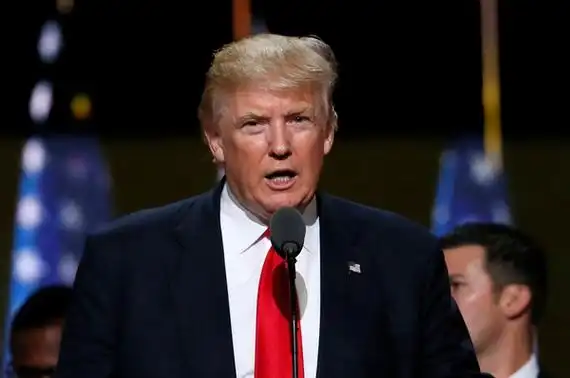 特朗普关税惹乱局 拜登趁势重返政治舞台