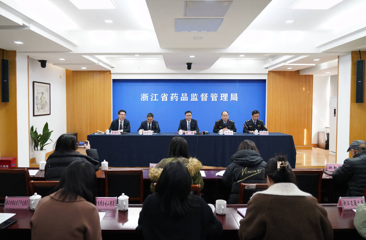 央行研究局局长：持续优化跨境金融服务政策工具箱 有效支持企业走出去