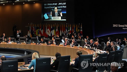 欧亚经济峰会呼吁各国通过对话解决全球性挑战