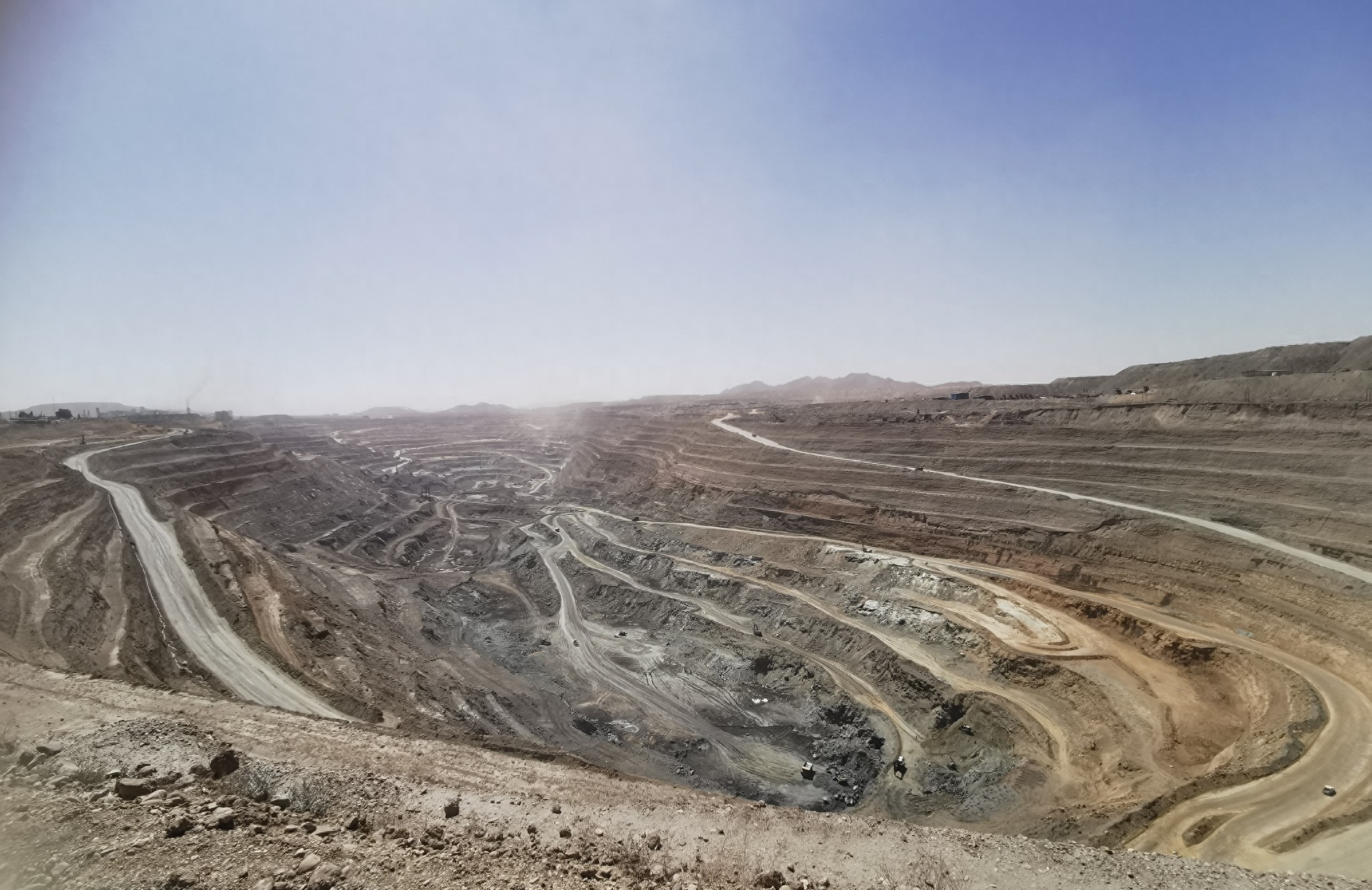 338票赞成 美乌矿产协议被批准了!乌克兰:30年内不打算给西方伙伴还债!