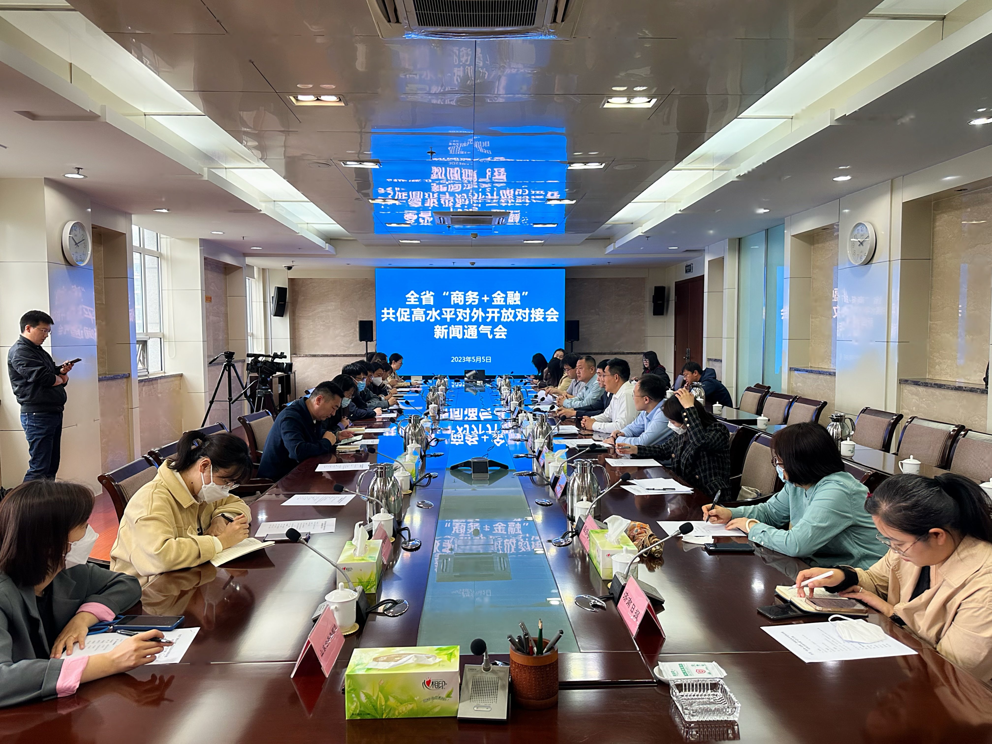 央行金融市场司曹媛媛：希望以科技创新债券为桥梁，推动更多金融活水涌向创新领域