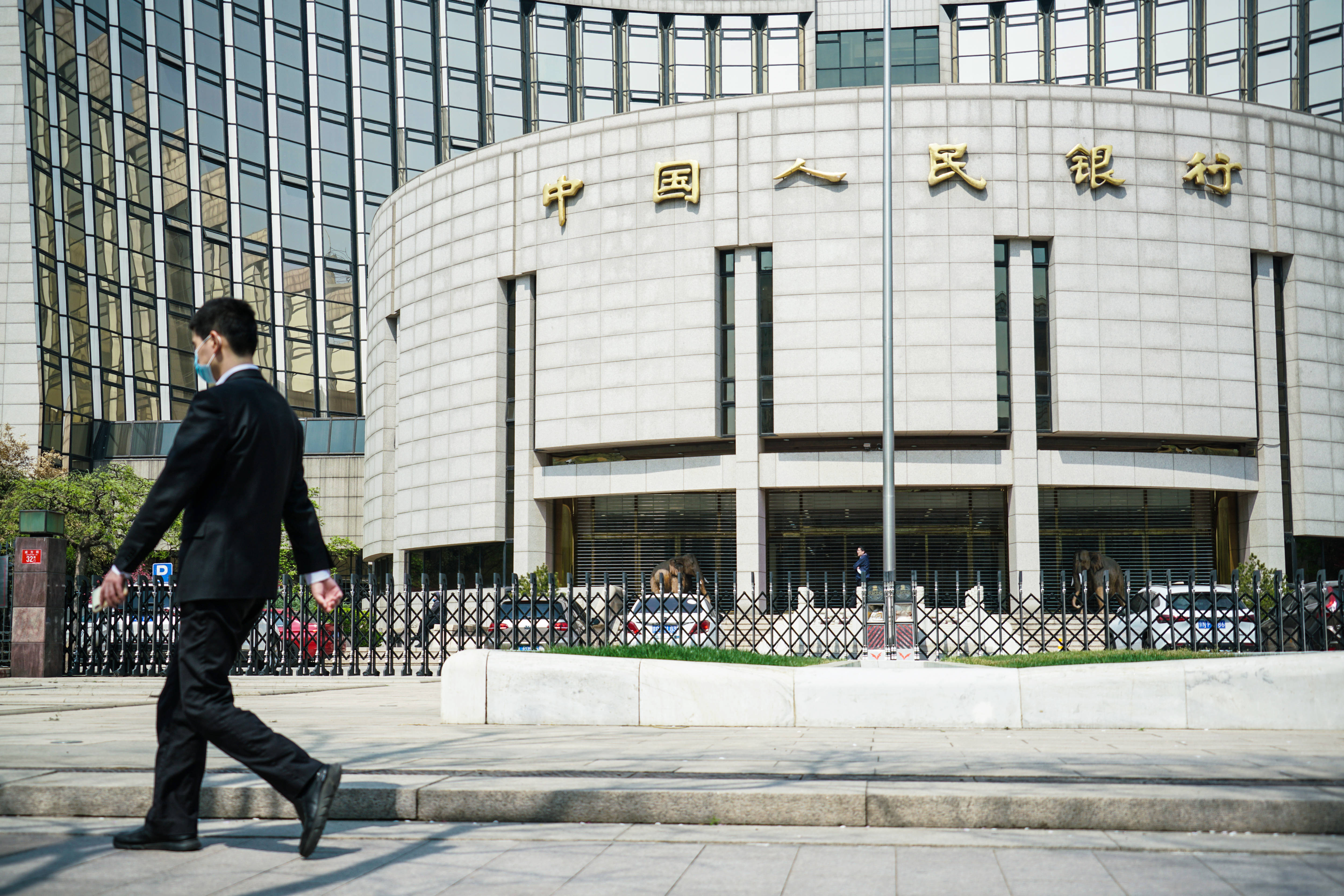 一季度货币政策报告专栏为何强调加强债券市场建设?专家:从制度建设角度防范利率风险