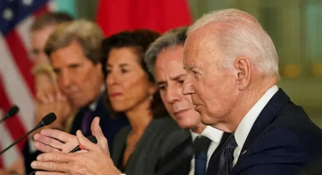 欧盟和英国宣布对俄实施新一轮制裁