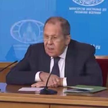 俄乌消息！乌克兰遭大规模袭击、普京所乘直升机遭大规模袭击！特朗普“怒了”