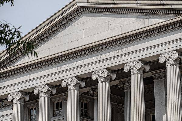 美总统特朗普签署行政令结束对叙利亚制裁