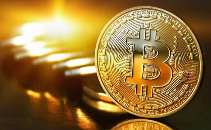 特朗普签署稳定币法案 币圈掌门集体到场见证