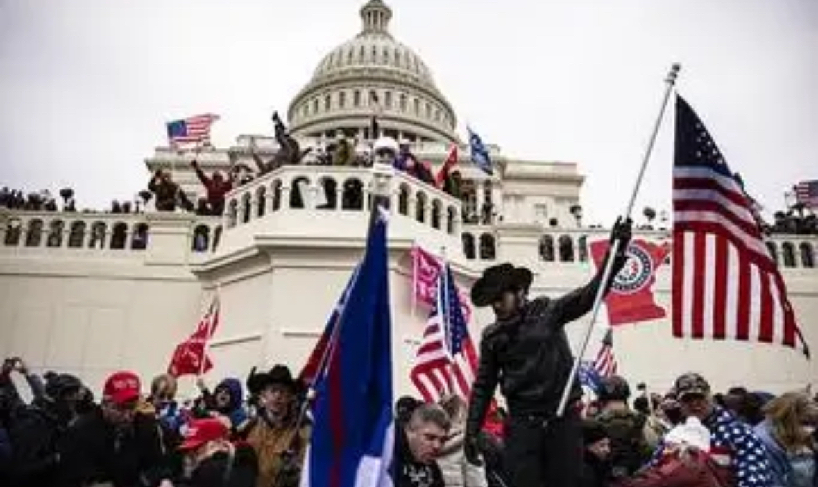 史上首次!美国国债规模突破37万亿美元 特朗普又要坐不住了?